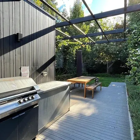 Award Winning Designer Complex - Cantala Melbourne Exterior photo
